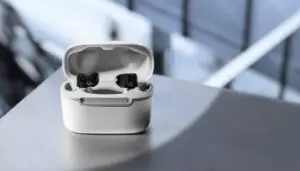 Signia Insio Charge&Go IX CIC rechargeable custom CIC hearing aid with portable charging case